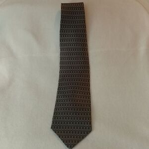 Ziggurat Tie 